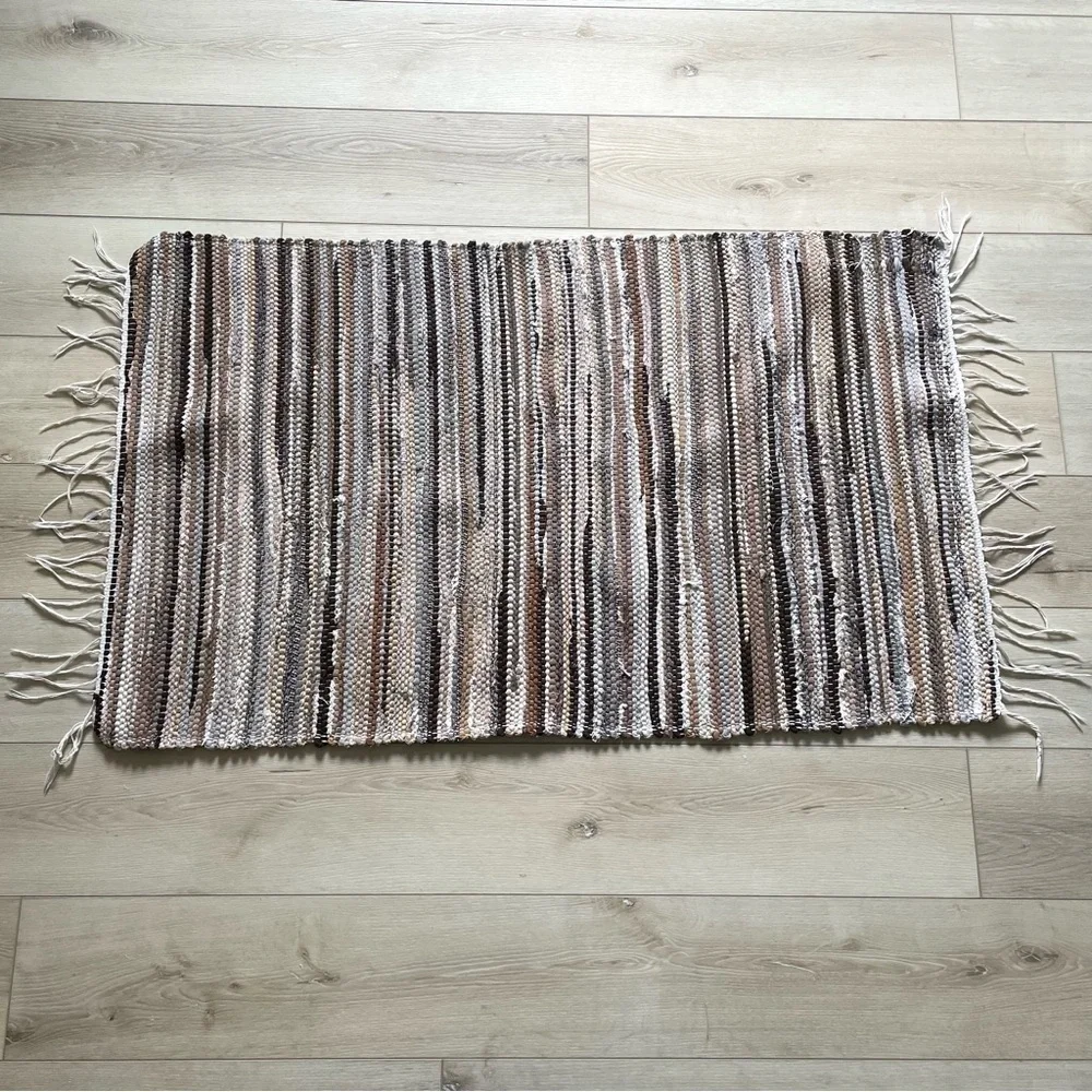 Hand Crafted Cotton Rag Rug - Picture 5 of 5